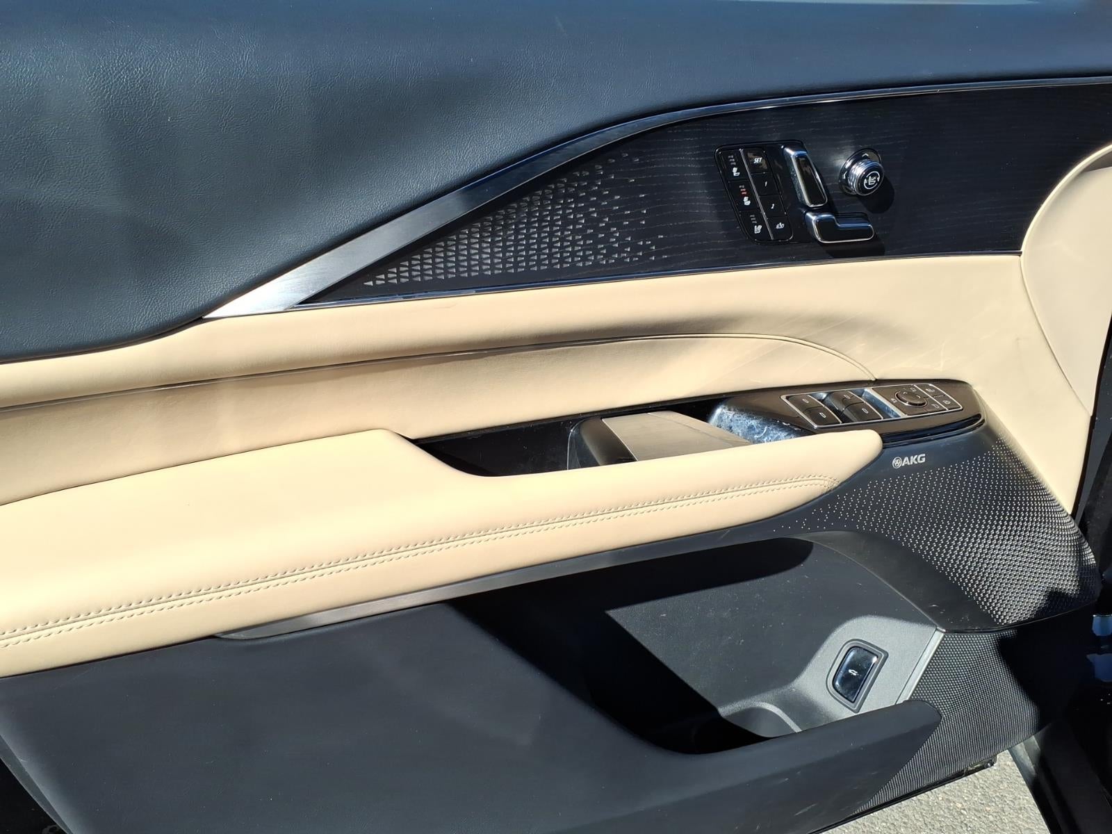 2024 Cadillac LYRIQ Sport 3