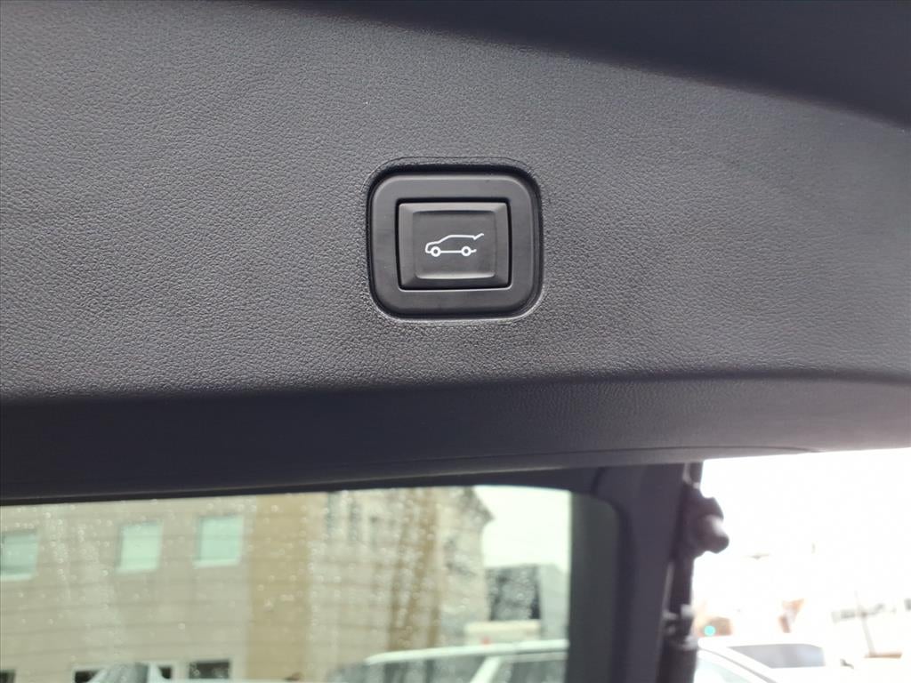 2024 Cadillac LYRIQ Sport 3