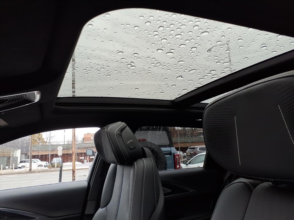 2024 Cadillac LYRIQ Sport 3