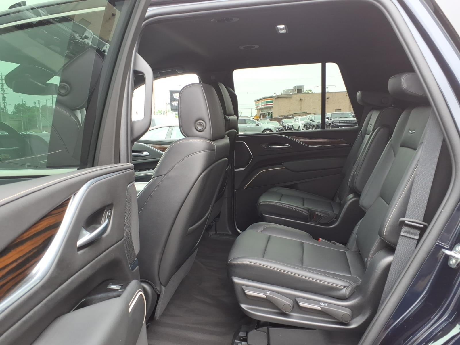 2023 Cadillac Escalade 4WD Luxury