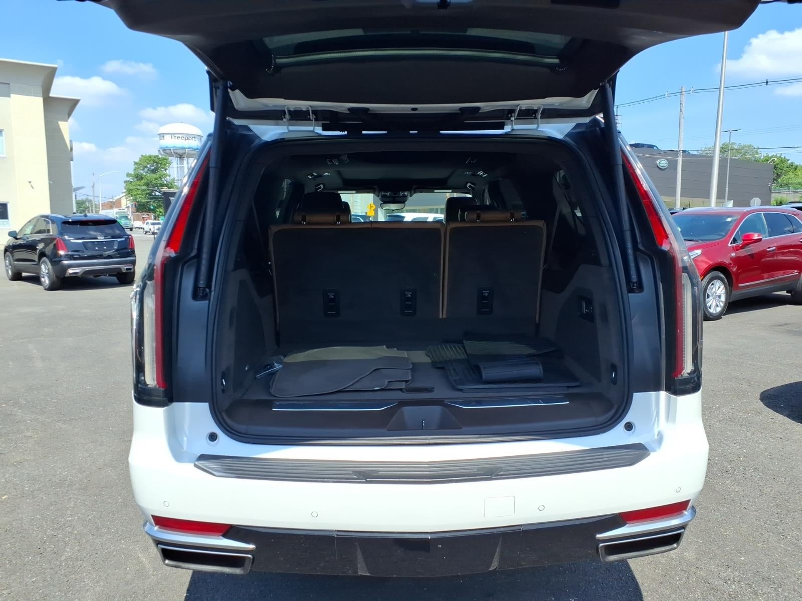 2022 Cadillac Escalade ESV Premium Luxury