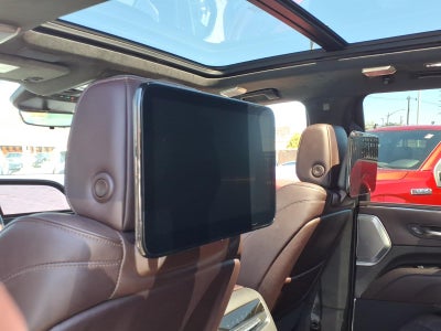 2023 Cadillac Escalade ESV Sport Platinum
