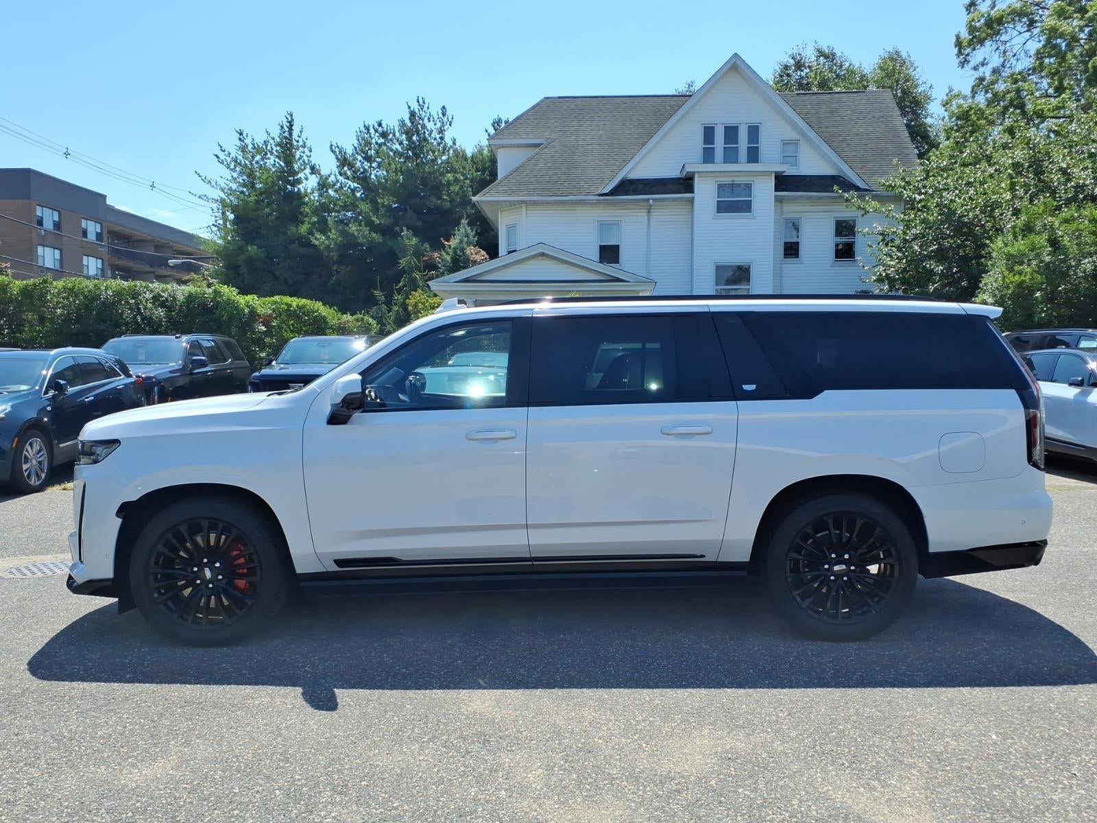 2023 Cadillac Escalade ESV AWD V-Series
