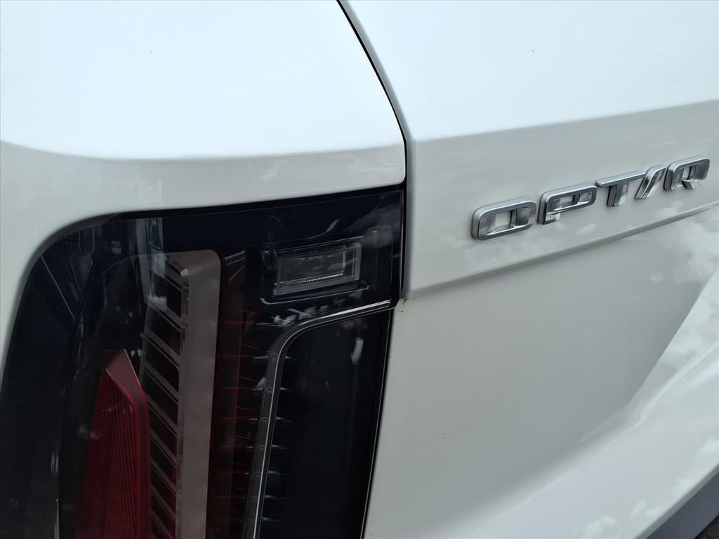 2025 Cadillac OPTIQ Luxury 1