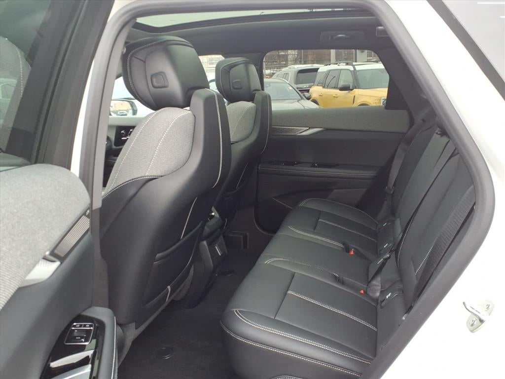 2025 Cadillac OPTIQ Luxury 1