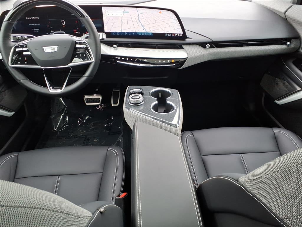 2025 Cadillac OPTIQ Luxury 1