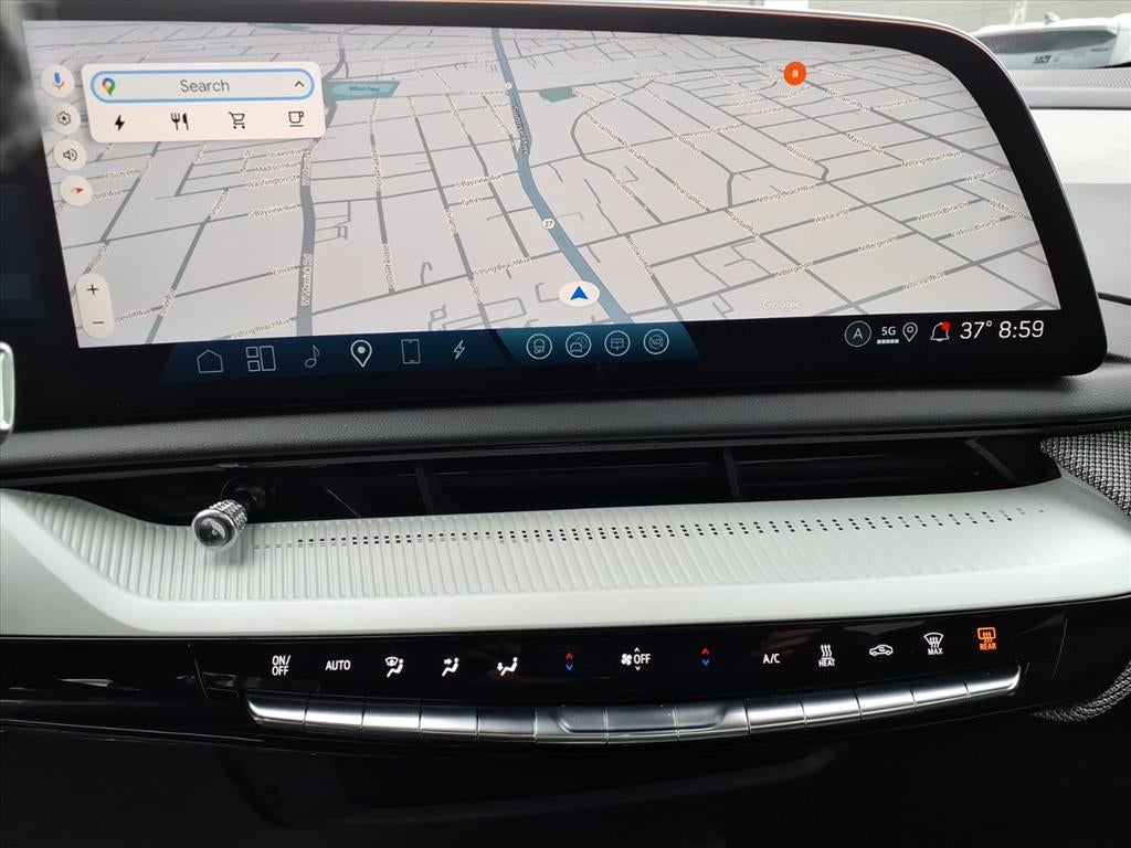 2025 Cadillac OPTIQ Luxury 1