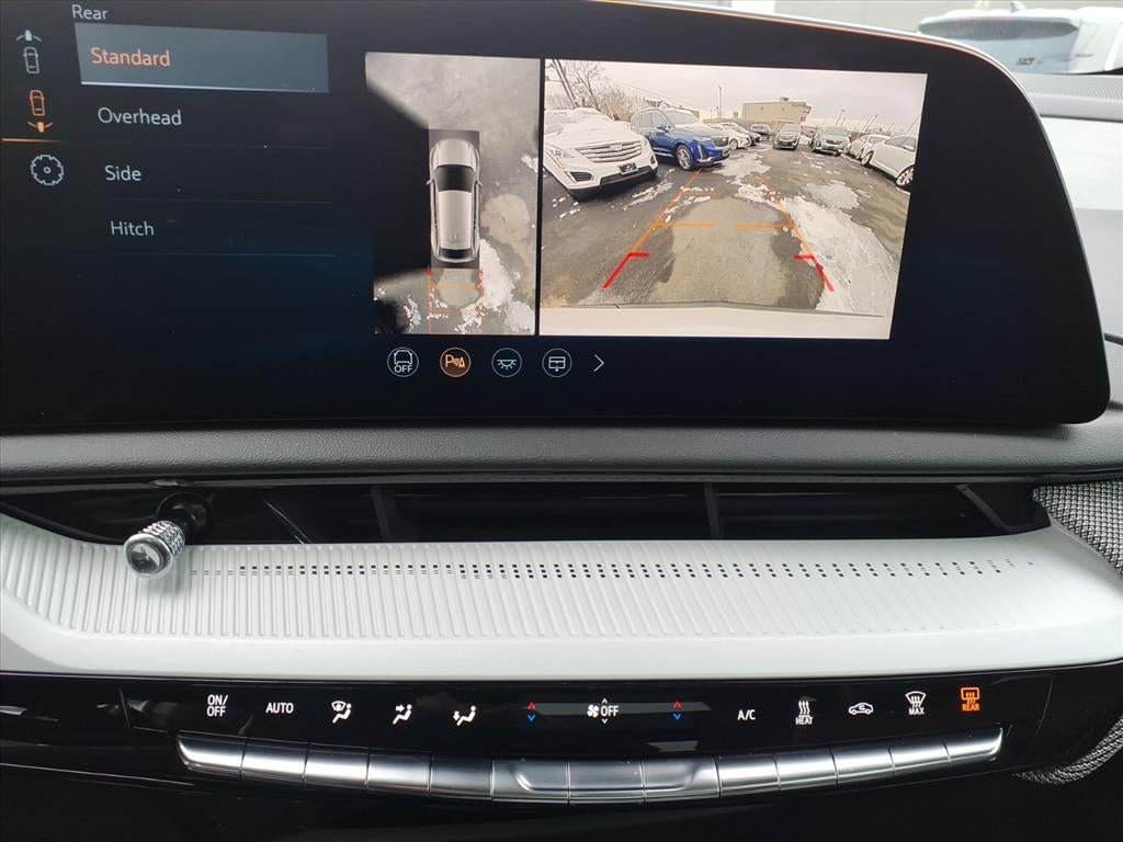 2025 Cadillac OPTIQ Luxury 1