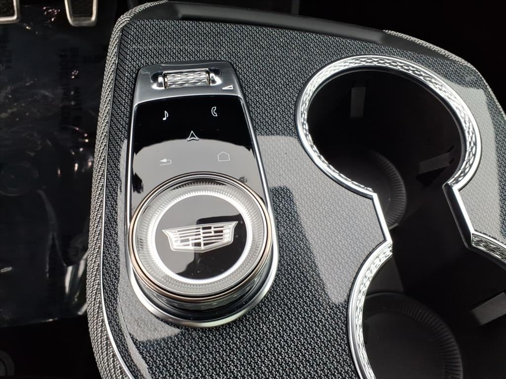 2025 Cadillac OPTIQ Luxury 1