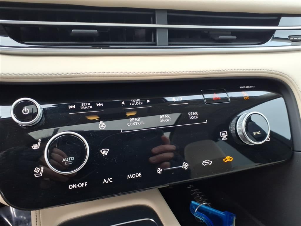 2022 INFINITI QX60 LUXE