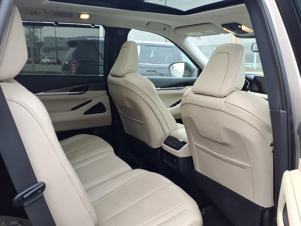 2022 INFINITI QX60 LUXE