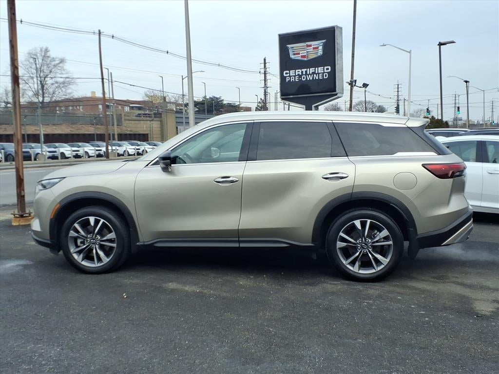 2022 INFINITI QX60 LUXE