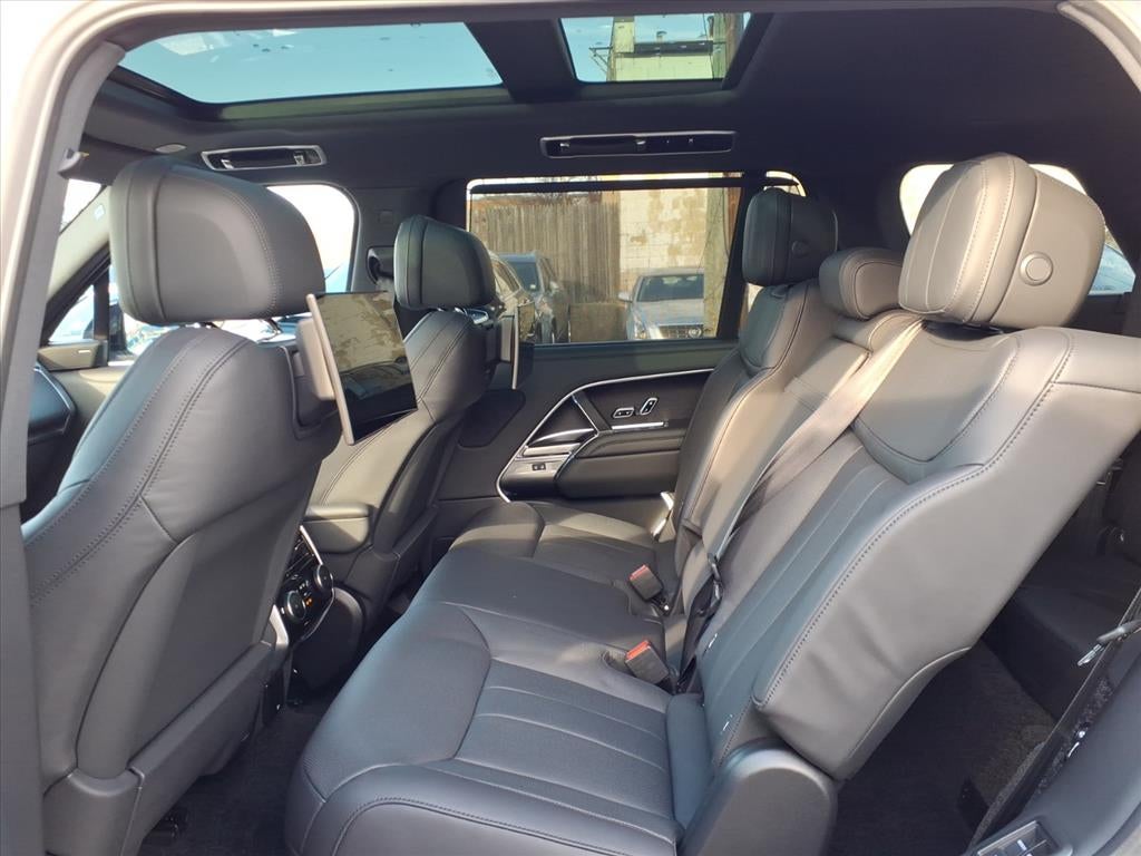 2025 Land Rover Range Rover SE