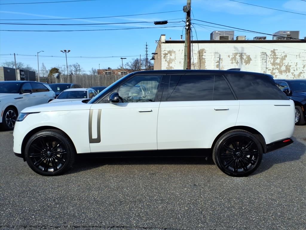 2025 Land Rover Range Rover SE