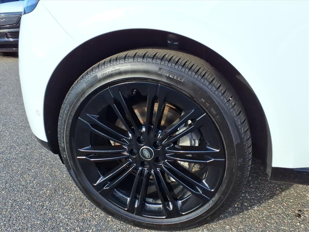 2025 Land Rover Range Rover SE