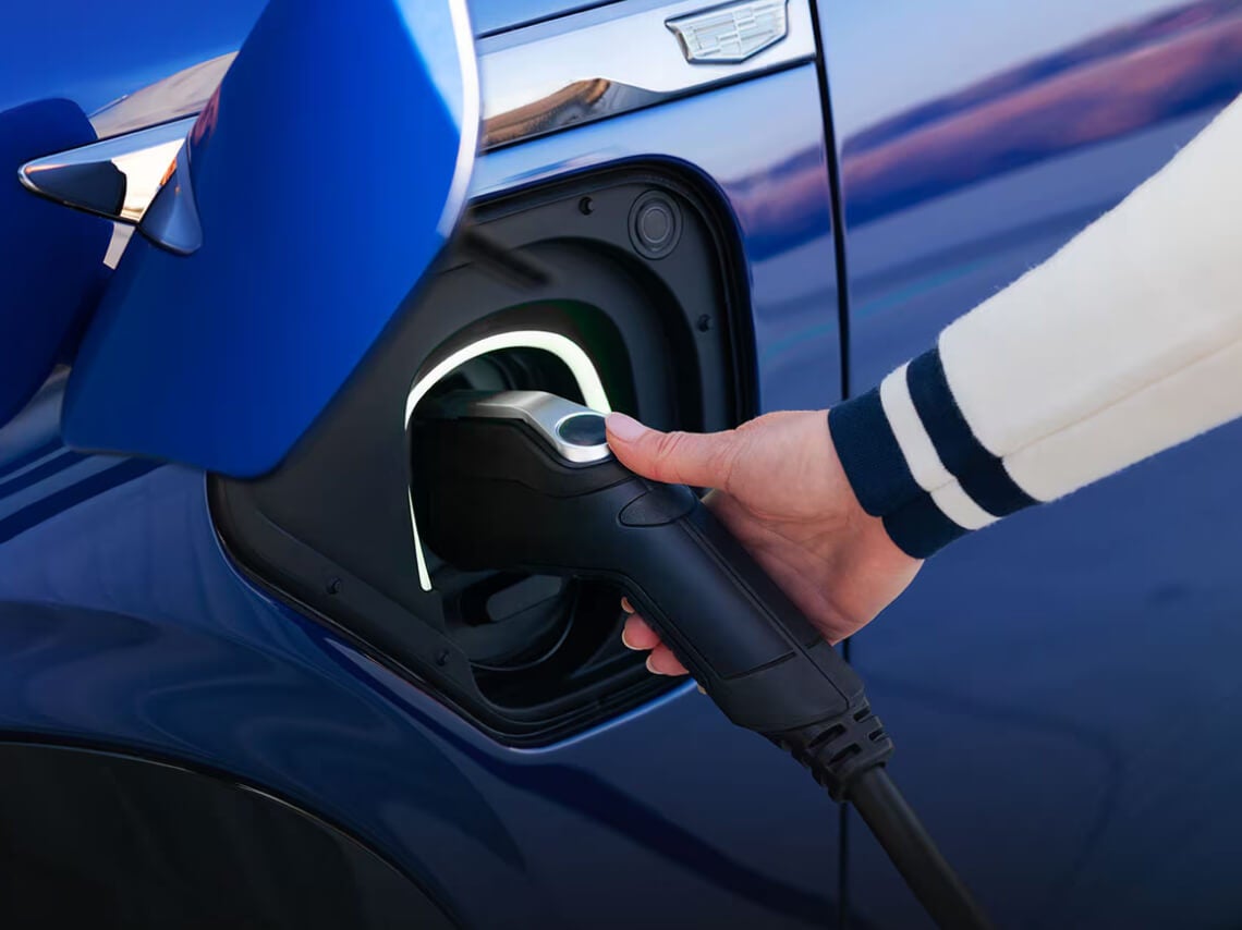 Charging the Cadillac VISTIQ