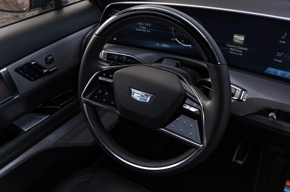 VISTIQ vs. Volvo EX90 Safety Features